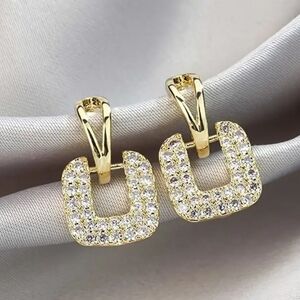 Elegant Gold Tone Sparkling Earrings